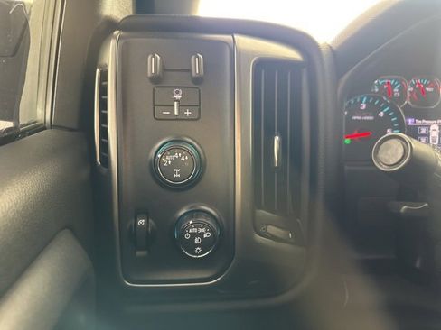 Used 2018 Chevrolet Silverado 1500 LT w/ All Star Edition image 21