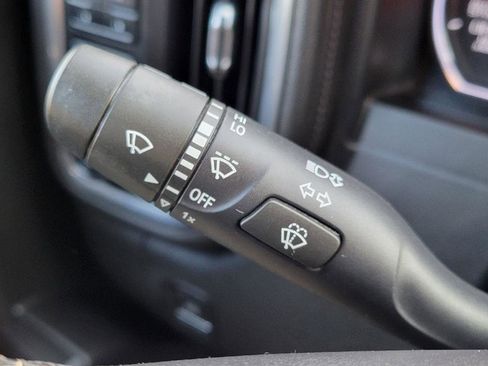 Used 2020 Chevrolet Silverado 1500 LTZ w/ LTZ Convenience Package image 15