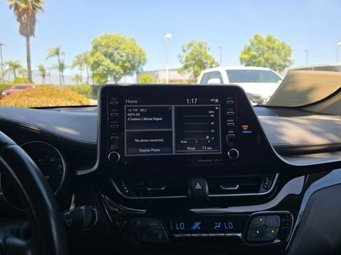 Used 2022 Toyota C-HR Limited FWD image 27