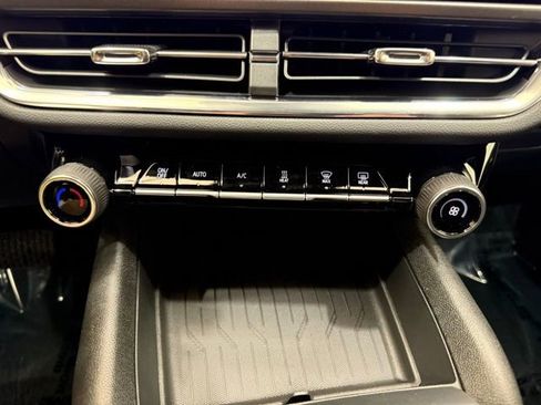 New 2026 Chevrolet Equinox EV LT image 33