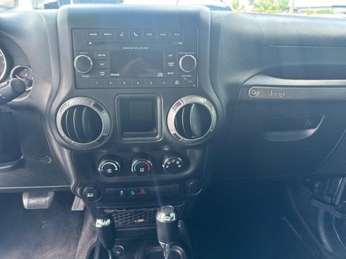 Used 2016 Jeep Wrangler Unlimited Sport w/ Connectivity Group AWD/4WD image 11