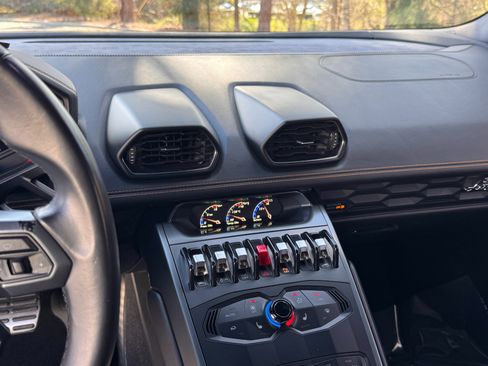 Used 2015 Lamborghini Huracan LP 610-4 image 41