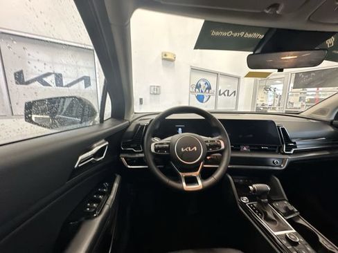 Used 2023 Kia Sportage EX FWD image 13