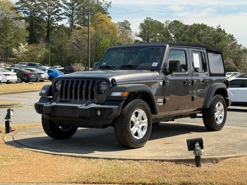 Used 2020 Jeep Wrangler Unlimited Sport S image 3
