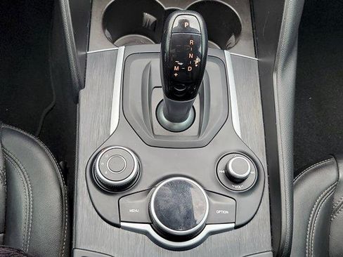 Used 2019 Alfa Romeo Giulia w/ Nero Edizione RWD image 28