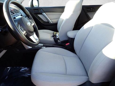 Used 2018 Subaru Forester 2.5i Premium image 11