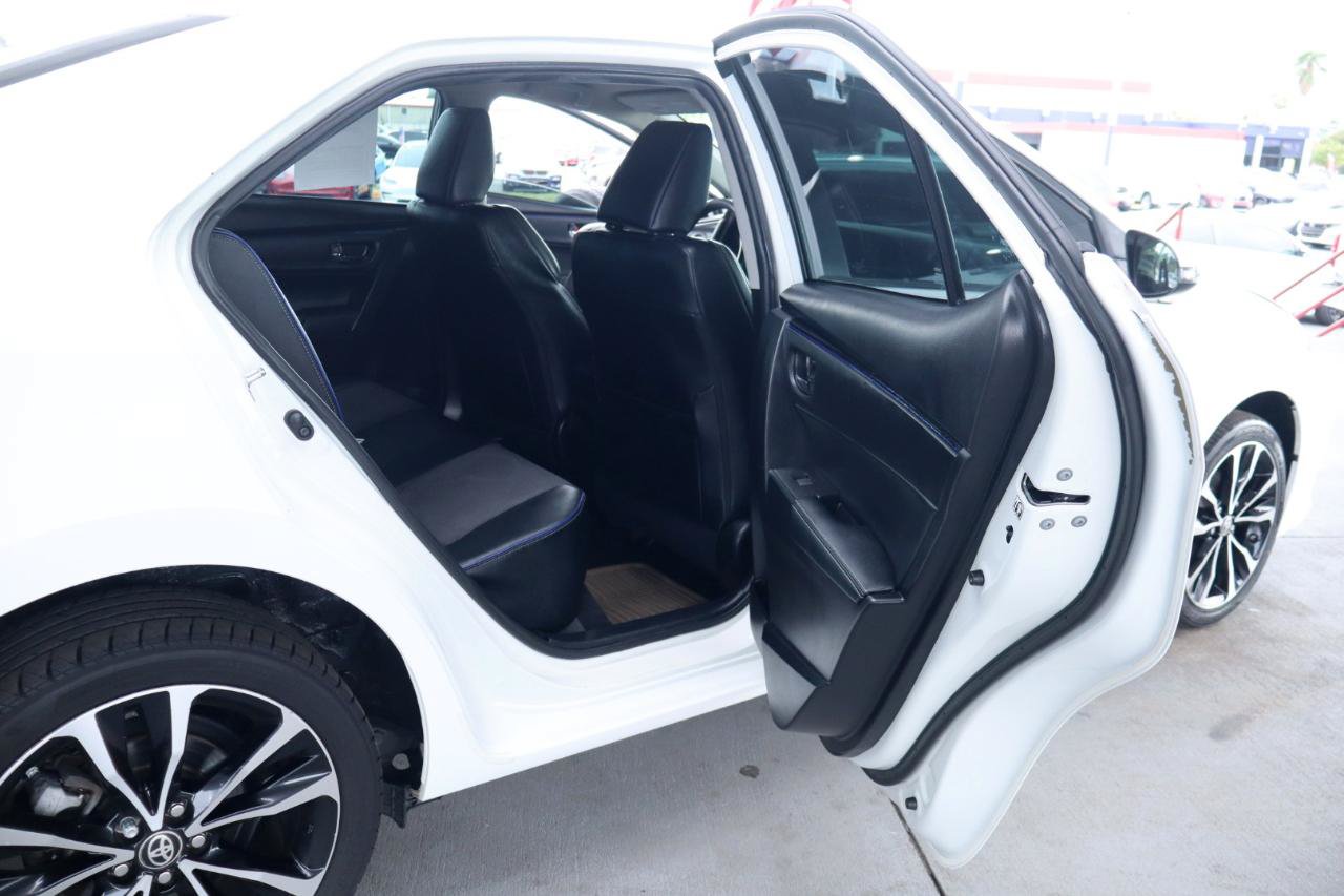 Used 2018 Toyota Corolla SE FWD image 33