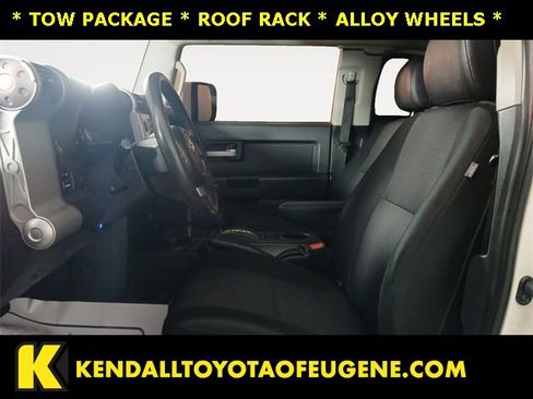 Used 2013 Toyota FJ Cruiser 4WD image 9