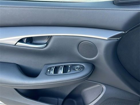 Certified 2025 INFINITI QX50 Pure image 24