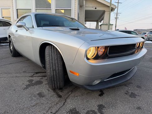 Used 2012 Dodge Challenger R/T image 12