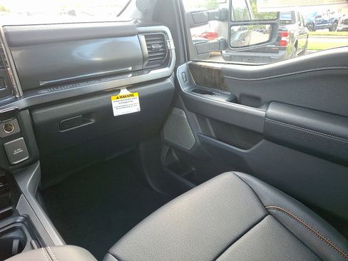 New 2026 Ford F250 Lariat w/ Black Appearance Package AWD/4WD image 11