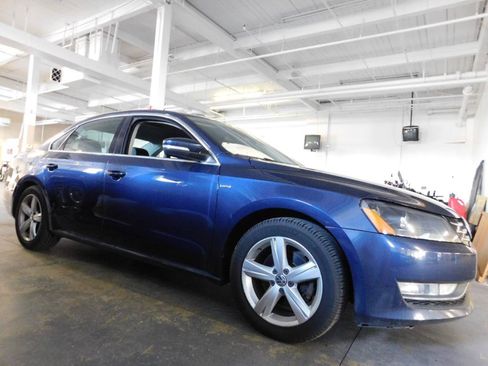 Used 2015 Volkswagen Passat 1.8T Limited Edition FWD image 6