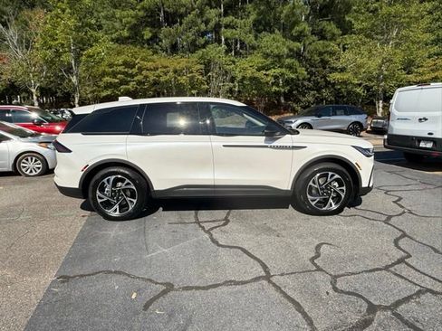 New 2025 Lincoln Nautilus Premier w/ Jet Appearance Package image 15