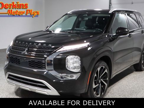 Used 2023 Mitsubishi Outlander SEL image 1