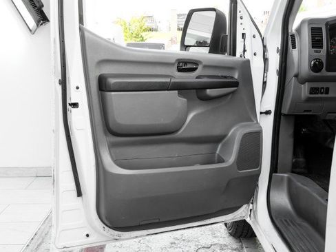 Used 2020 Nissan NV 2500 SV image 32