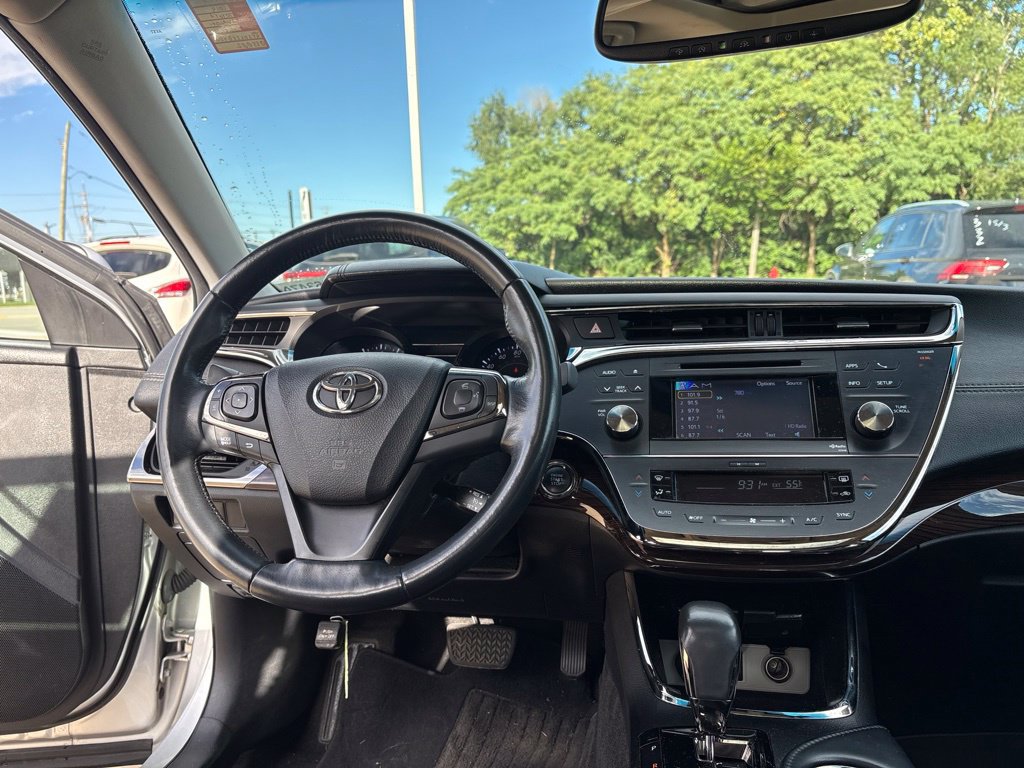 Used 2014 Toyota Avalon XLE Touring FWD image 21