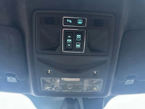 Used 2015 Jaguar XJ R image 25