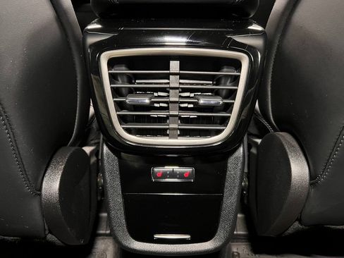 Used 2023 Lincoln Nautilus Reserve w/ Luxury Package AWD/4WD image 13