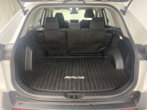 Used 2023 Toyota RAV4 LE AWD/4WD image 23