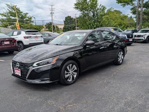 Used 2024 Nissan Altima 2.5 S FWD image 7