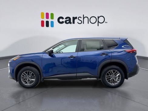 Used 2023 Nissan Rogue S image 2