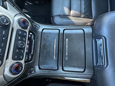 Used 2018 GMC Yukon Denali image 39