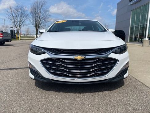 Used 2023 Chevrolet Malibu LT image 2