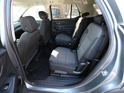 Used 2018 Chevrolet Traverse LT image 15