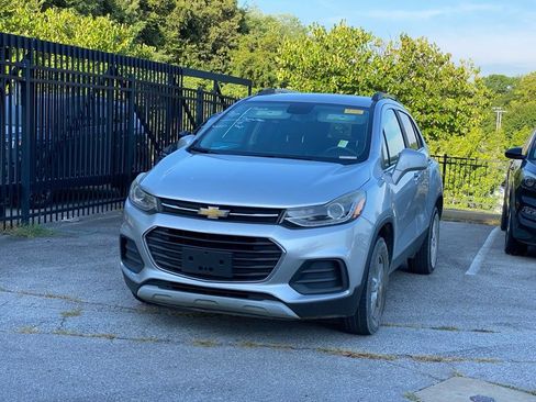 Used 2018 Chevrolet Trax LT w/ LT Convenience Package AWD/4WD image 3