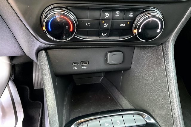 Used 2024 Buick Encore GX Preferred FWD image 33