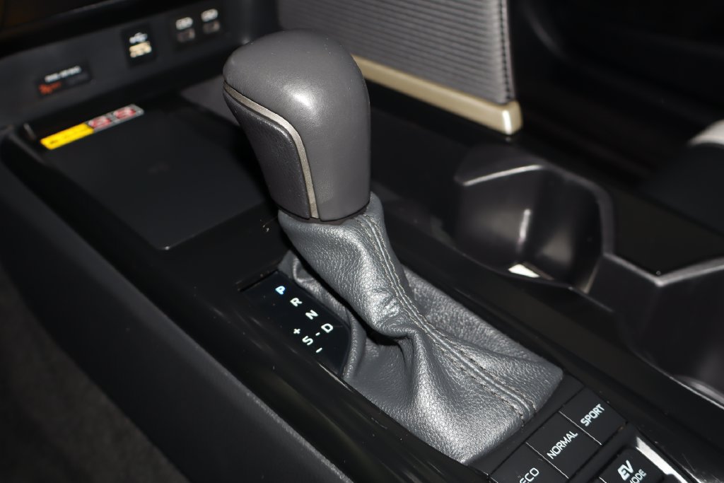 Used 2025 Toyota Camry SE FWD image 28