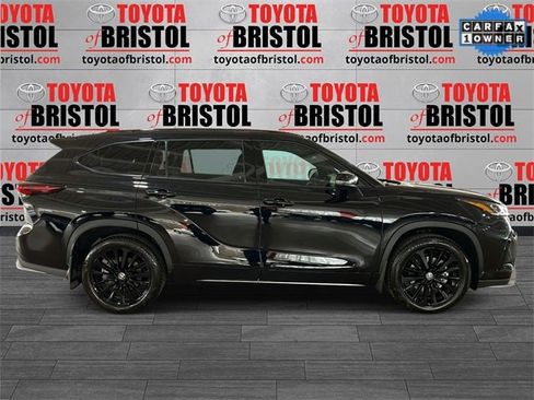 Used 2025 Toyota Highlander XSE image 2