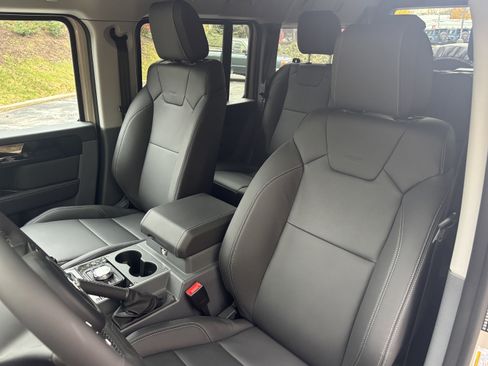 New 2025 INEOS Grenadier Fieldmaster Edition image 12