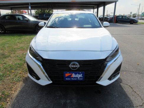 Used 2024 Nissan Altima 2.5 SV w/ SV Premium Package image 8