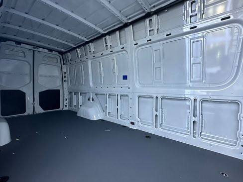 New 2024 Mercedes-Benz eSprinter 170 Cargo image 14