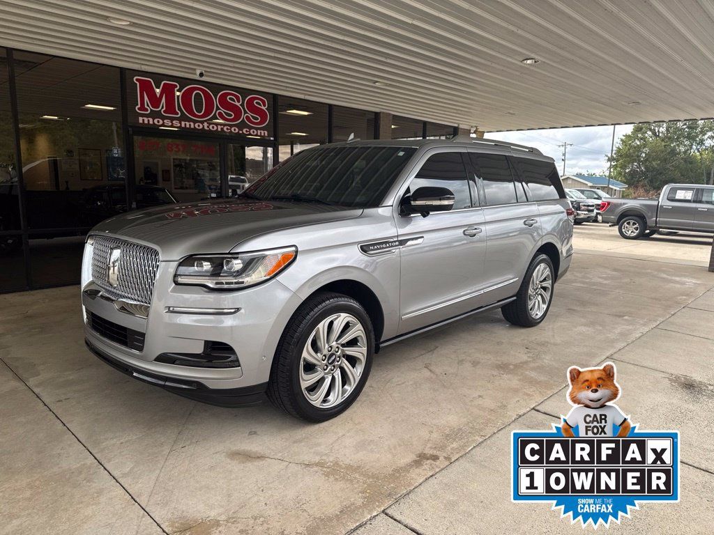 Used 2024 Lincoln Navigator Reserve AWD/4WD image 1