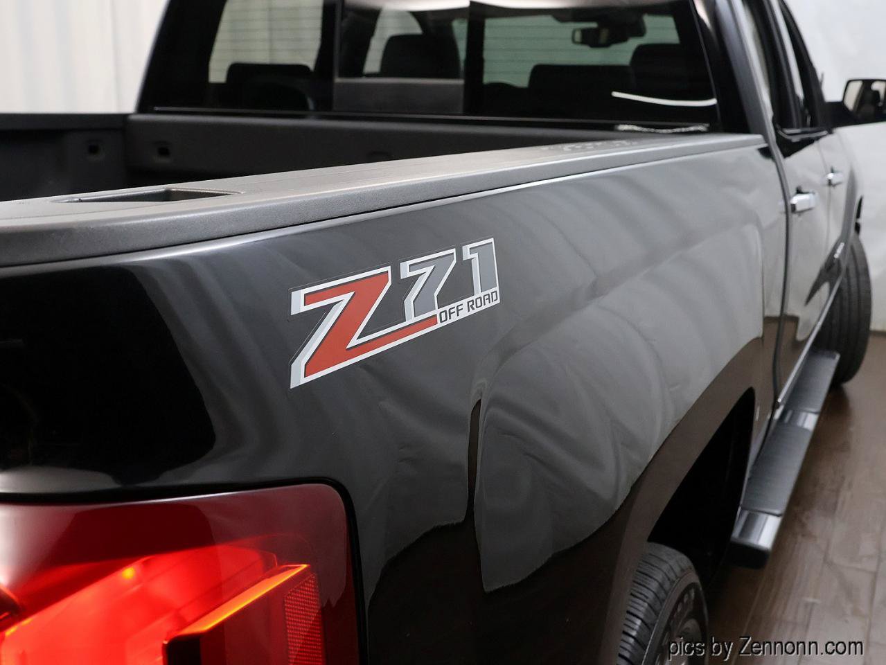 Used 2017 Chevrolet Silverado 1500 LTZ Z71 w/ LTZ Plus Package AWD/4WD image 30