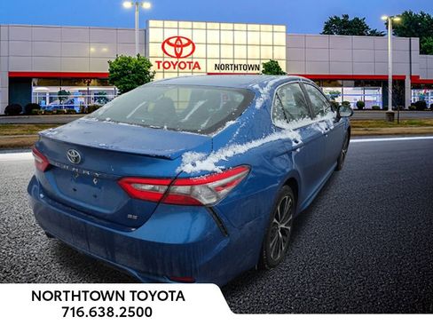 Used 2018 Toyota Camry SE image 7