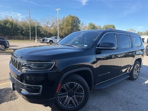 Used 2022 Jeep Wagoneer Series III image 2