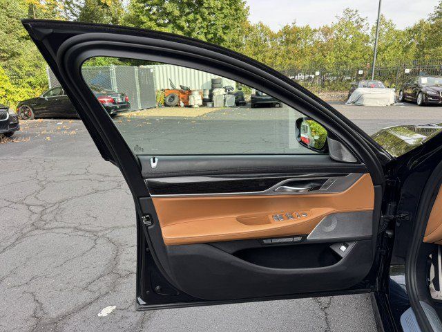 Used 2017 BMW 740i RWD image 18