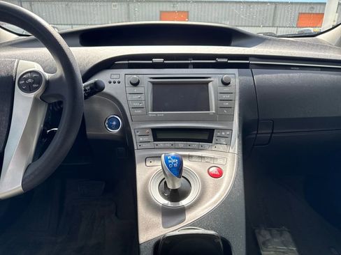 Used 2015 Toyota Prius Three image 17