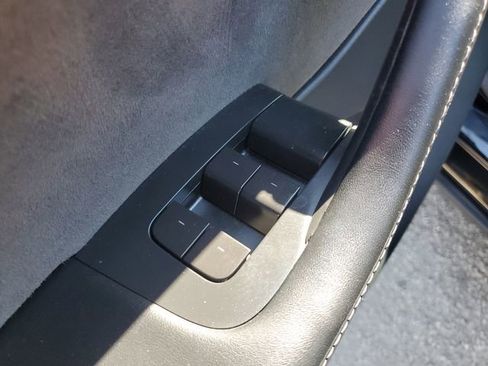 Used 2023 Tesla Model Y Performance image 27