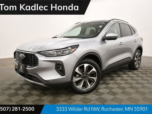 Used 2024 Ford Escape Platinum AWD/4WD image 1