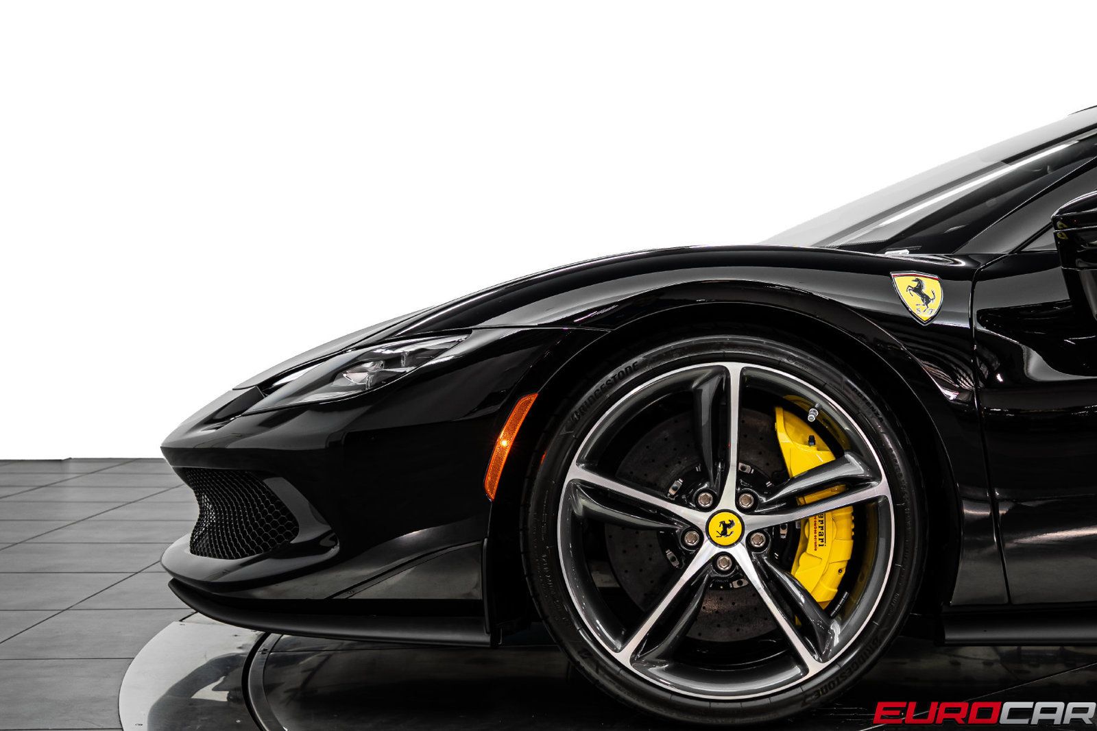 Used 2023 Ferrari 296 GTB RWD image 15