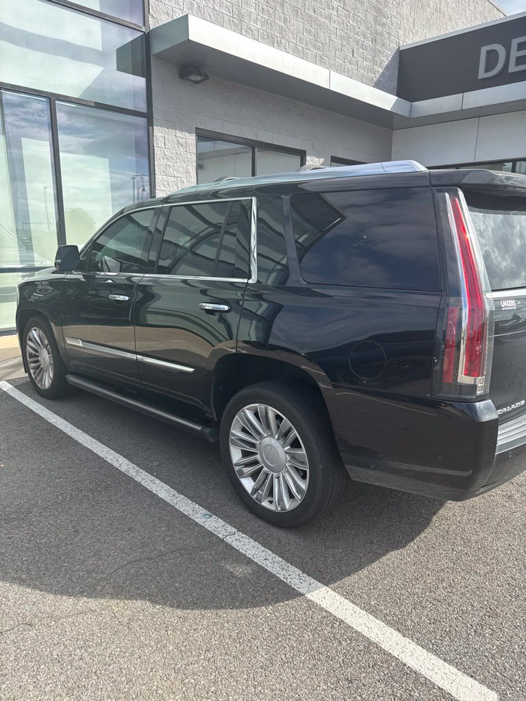 Used 2018 Cadillac Escalade Platinum AWD/4WD image 6