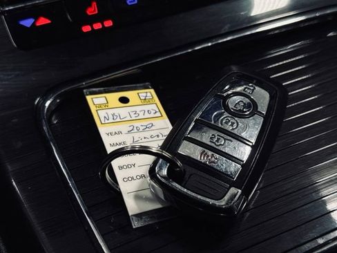 Used 2022 Lincoln Nautilus Reserve w/ Luxury Package image 41