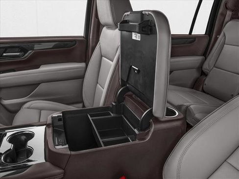New 2026 GMC Yukon XL Elevation image 10