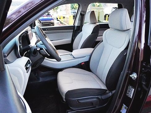 Certified 2023 Hyundai Palisade SE image 15