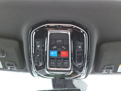 Used 2023 Jeep Grand Cherokee Overland w/ Luxury Tech Group IV image 18