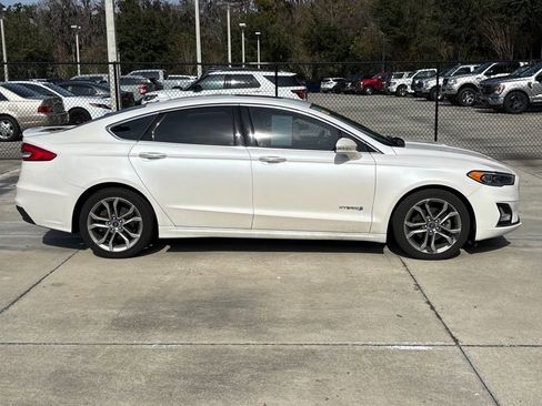 Used 2019 Ford Fusion Titanium image 2